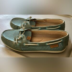 Sperry Top-Sider Green Flats with Moccasin Toe and Rubber Sole Boat Shoes